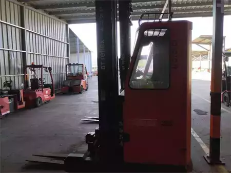 Retraky 2017  Toyota RRE160MC (1)