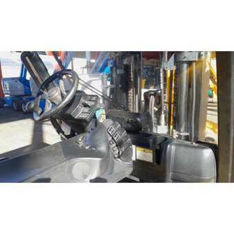 Wózki widłowe diesel 2018  Yale GDP40VX6 E2171 (13)