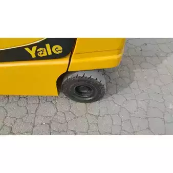 Carrelli elettrici 4 ruote - Yale ERP35VL (13)