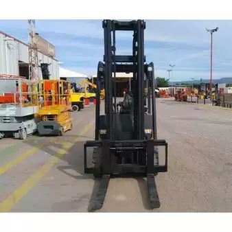Carrelli elettrici 4 ruote - Yale ERP35VL (3)