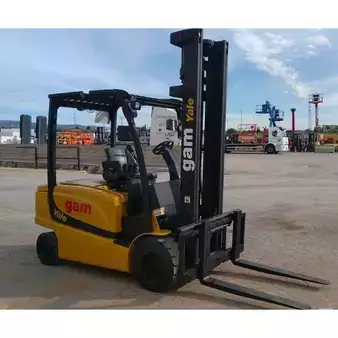 Carrelli elettrici 4 ruote - Yale ERP35VL (4)
