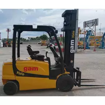Carrelli elettrici 4 ruote - Yale ERP35VL (5)