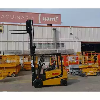 Carrelli elettrici 4 ruote - Yale ERP35VL (7)