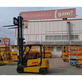 Carrelli elettrici 4 ruote - Yale ERP35VL (9)