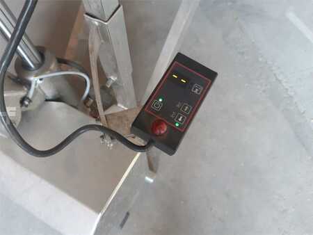 Wózek paletowy ręczny - Logitrans EHLIP 1004 (3)