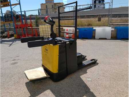 Transpalettes éléctriques 2019  Yale MP20X FBW (3)
