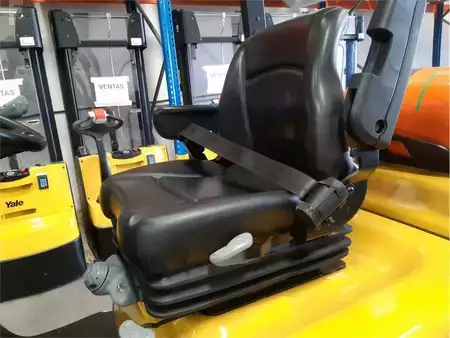 LPG heftrucks - Yale GLP20MX (6)