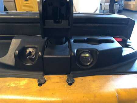 Electric Pallet Trucks 2020  Hyster P2.0S FBW (6)