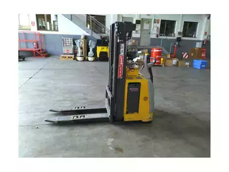 Hochhubwagen 2011  Atlet TS 140 (1)