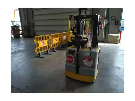 Hochhubwagen 2011  Atlet TS 140 (4)