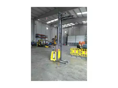 Hochhubwagen 2011  Atlet TS 140 (5)