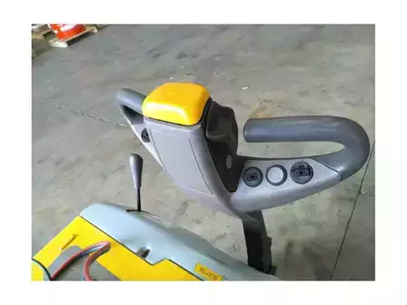 Hochhubwagen 2011  Atlet TS 140 (7)