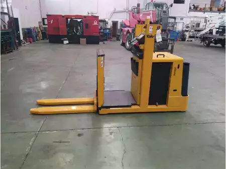 Recogepedido vertical 2014  Yale MO10E AC (3)