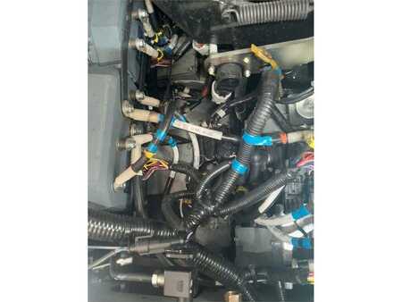 El Truck - 4-hjul 2017  Nissan JAG1N1L20Q (12)