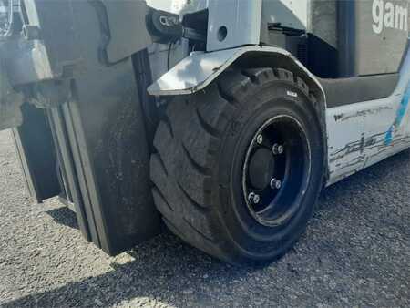 El Truck - 4-hjul 2017  Nissan JAG1N1L20Q (9)