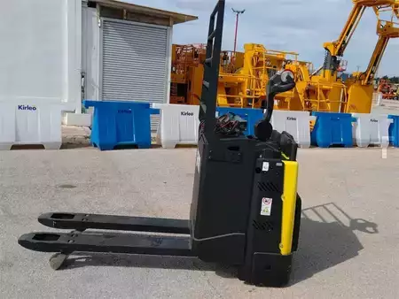 Nízkozdvižný vozík - Hyster P2.0S FBW (2)