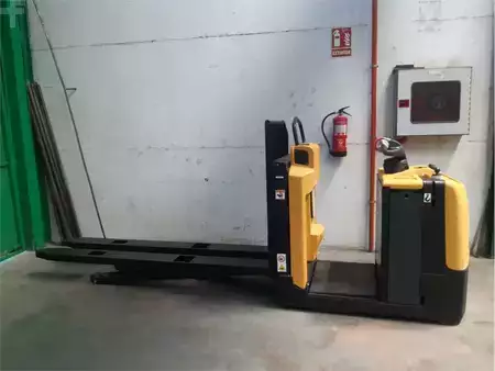 Recogepedido vertical - Yale MO20P (1)