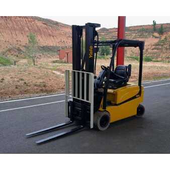 Electric - 4 wheels - Yale ERP 16 VF LWB (1)