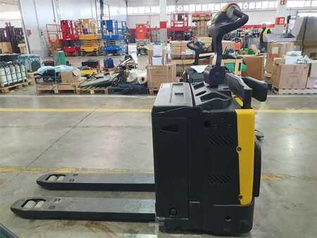 Niederhubwagen 2016  Yale MP20X FBW (1)