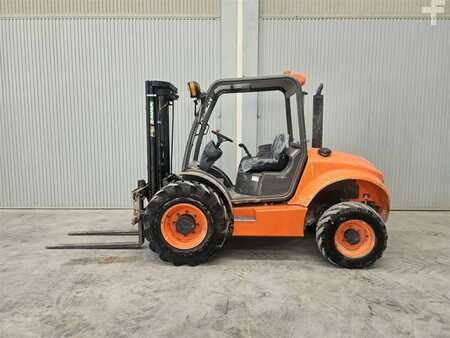 Geländestapler 2020  Ausa C250H (1)