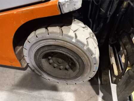 Elektrisk- 4 hjul - BT TRUCK CBE AC350 (9)