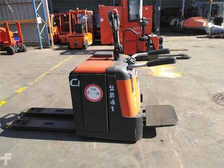 Transpallet elettrici 2011  Toyota LPE240/S (3)