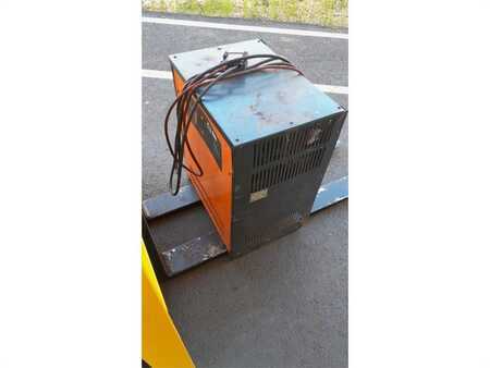 Eléctrico - 4 rodas - Yale ERP30VL (14)