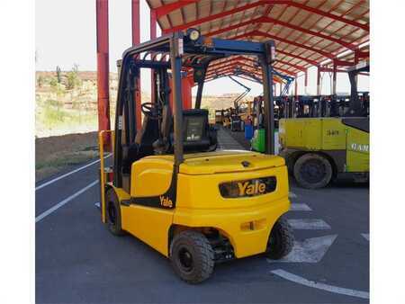 Eléctrico - 4 rodas - Yale ERP30VL (2)