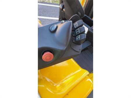 Eléctrico - 4 rodas - Yale ERP30VL (8)