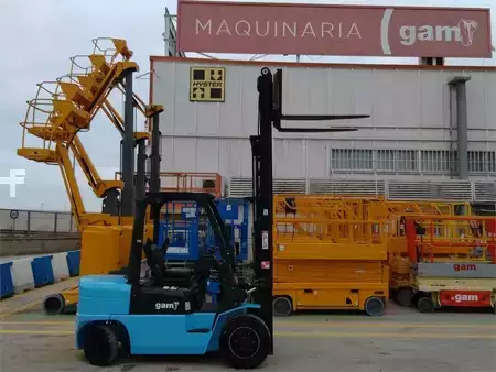 Chariots élévateurs diesel 2017  Utilev UT30P (10)