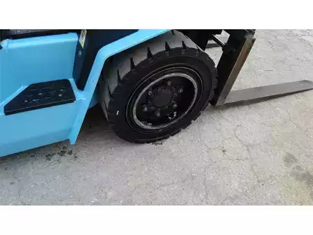 Chariots élévateurs diesel 2017  Utilev UT30P (11)