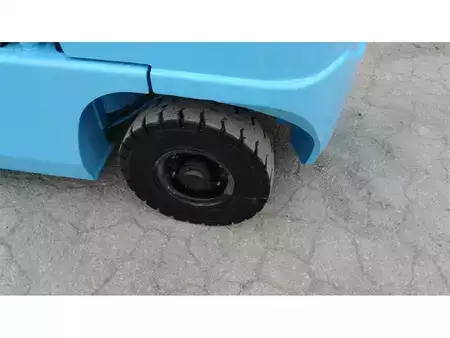 Chariots élévateurs diesel 2017  Utilev UT30P (13)