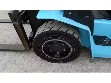 Chariots élévateurs diesel 2017  Utilev UT30P (14)