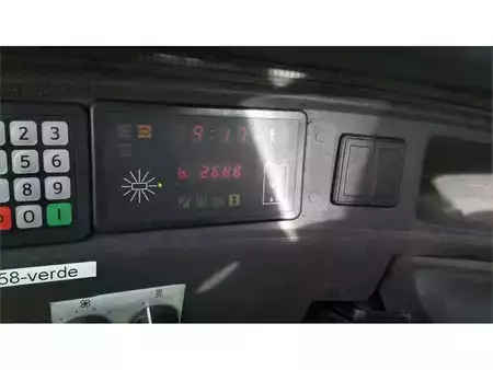 Retraky 2019  Toyota RRE160MC (12)