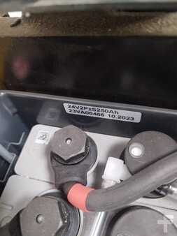 Pallet Stackers 2010  Yale MS 12 AC (6)