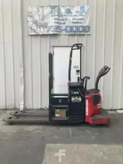 Montacargas Eléctrico (4 ruedas) 2020  Raymond 8410 (1)