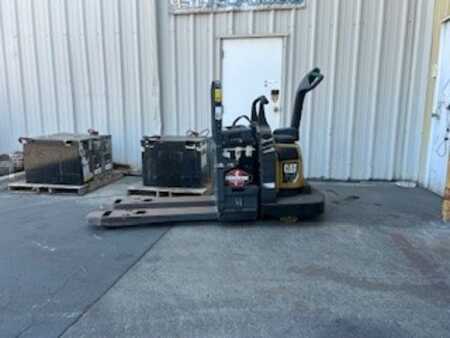 Electric Pallet Jacks - CAT Lift Trucks WR6000 (1)