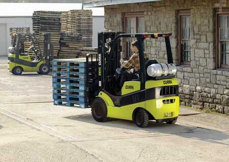 Diesel Forklifts 2015  Clark C25CL (6)