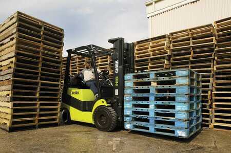 Diesel Forklifts 2015  Clark C25CL (7)