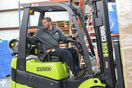 Diesel Forklifts 2015  Clark C25CL (8)