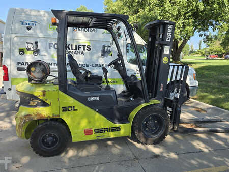 Diesel Forklifts 2019  Clark S30L (1)