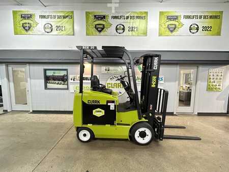 4 Wheels 2022  Clark ECX25 (1)