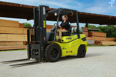 Diesel Forklifts 2025  Clark GTS 30L (3)