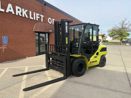 Montacargas diésel 2025  Clark S55D (2)