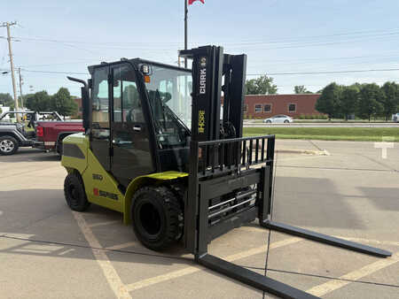 Montacargas diésel 2025  Clark S55D (3)