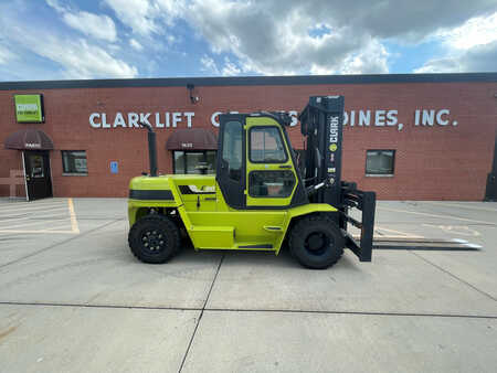 Carretilla elevadora diésel 2024  Clark C80D (1)