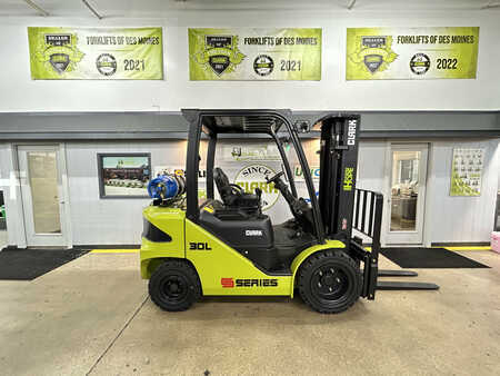 Diesel Forklifts 2023  Clark S30L (1)