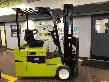 Stackers stand-on 2021  Clark TMX 25 (1)