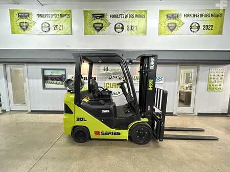 Diesel Forklifts 2022  Clark S30C (1)