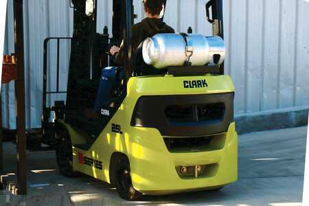 Carretilla elevadora diésel 2023  Clark S25C (6)